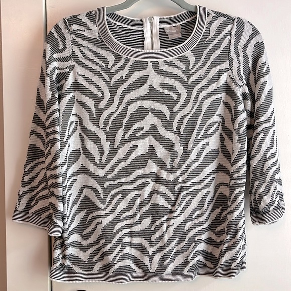 Chico’s sweater 0/S - Picture 2 of 5
